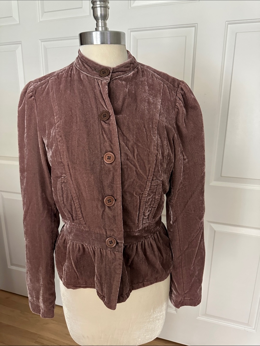 Women's Velvet Button-Front Jacket in Taupe, Size 4